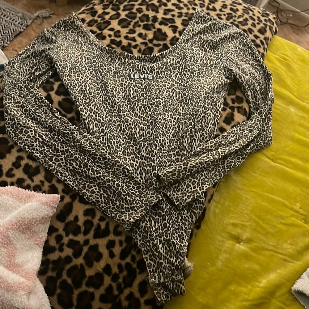 levi’s leopard long sleeve bodysuit